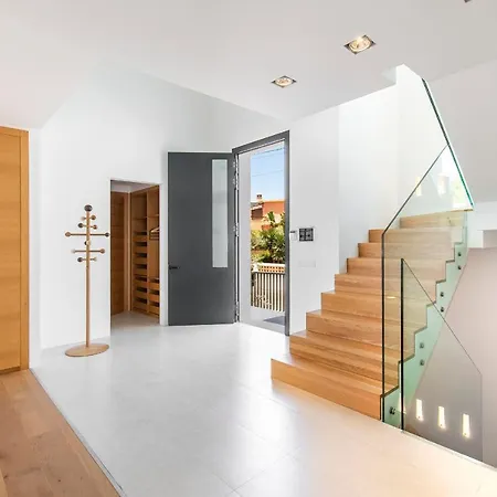 Frontline Costabella - *